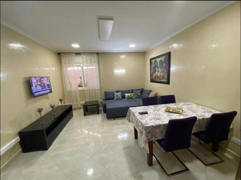 Appartement Elegant Et Climatise Au Centre Avec Terrasse - Proche Plage Et Attractions ! 탕헤르 외부 사진