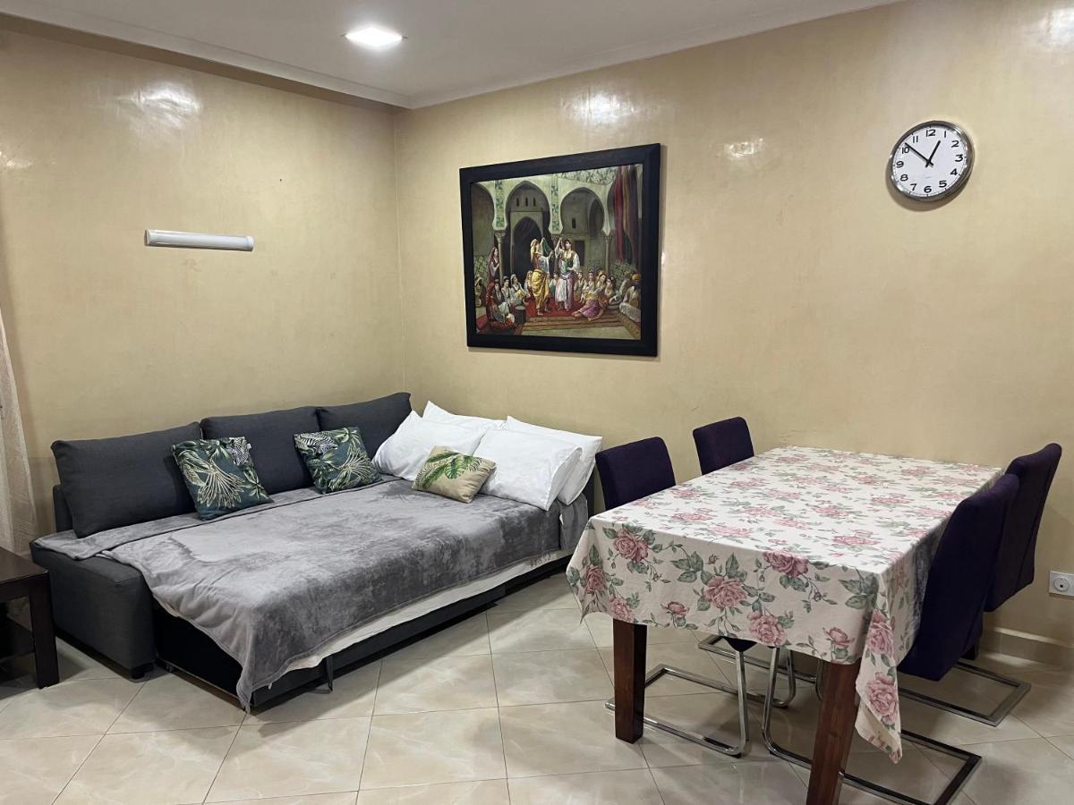 Appartement Elegant Et Climatise Au Centre Avec Terrasse - Proche Plage Et Attractions ! 탕헤르 외부 사진