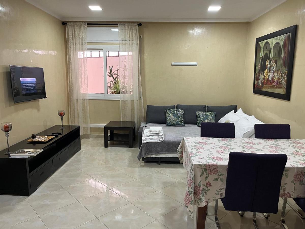 Appartement Elegant Et Climatise Au Centre Avec Terrasse - Proche Plage Et Attractions ! 탕헤르 외부 사진