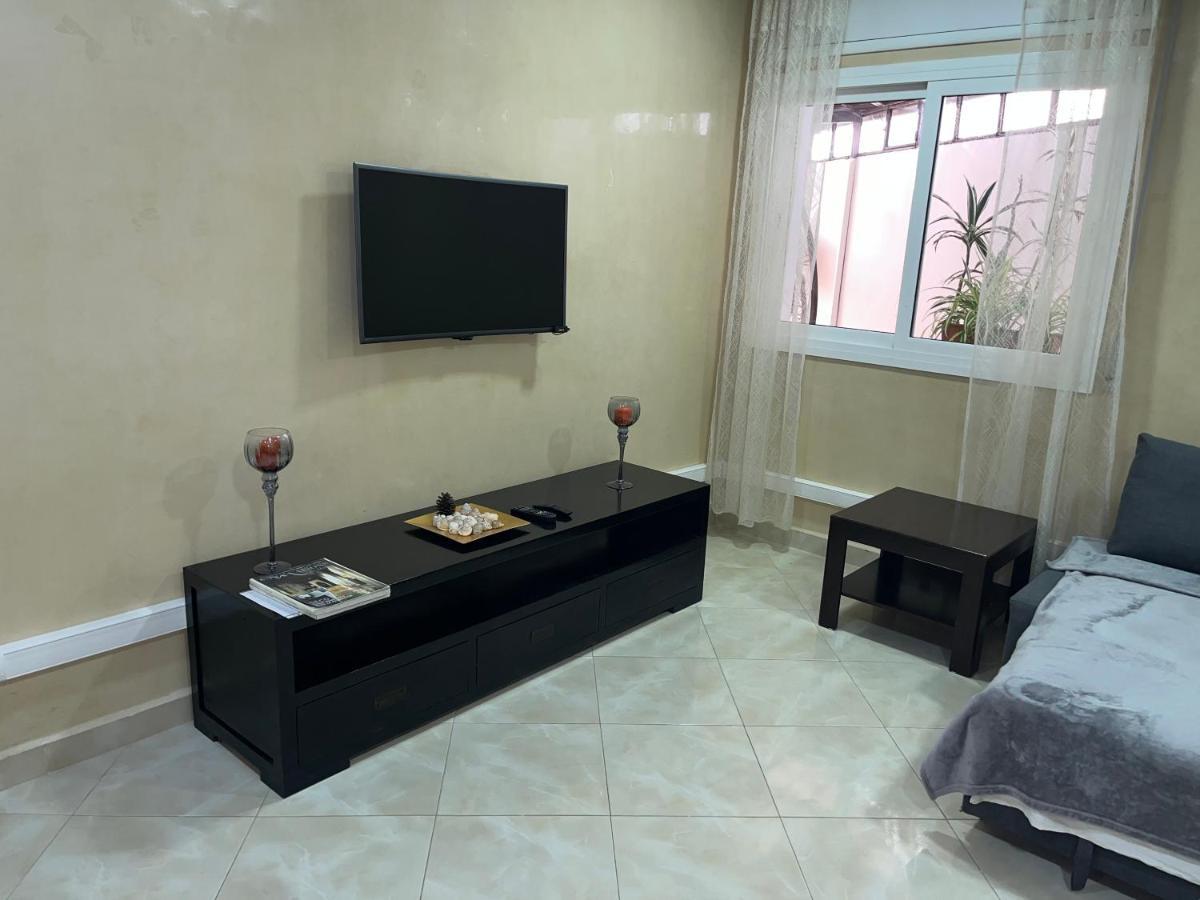 Appartement Elegant Et Climatise Au Centre Avec Terrasse - Proche Plage Et Attractions ! 탕헤르 외부 사진